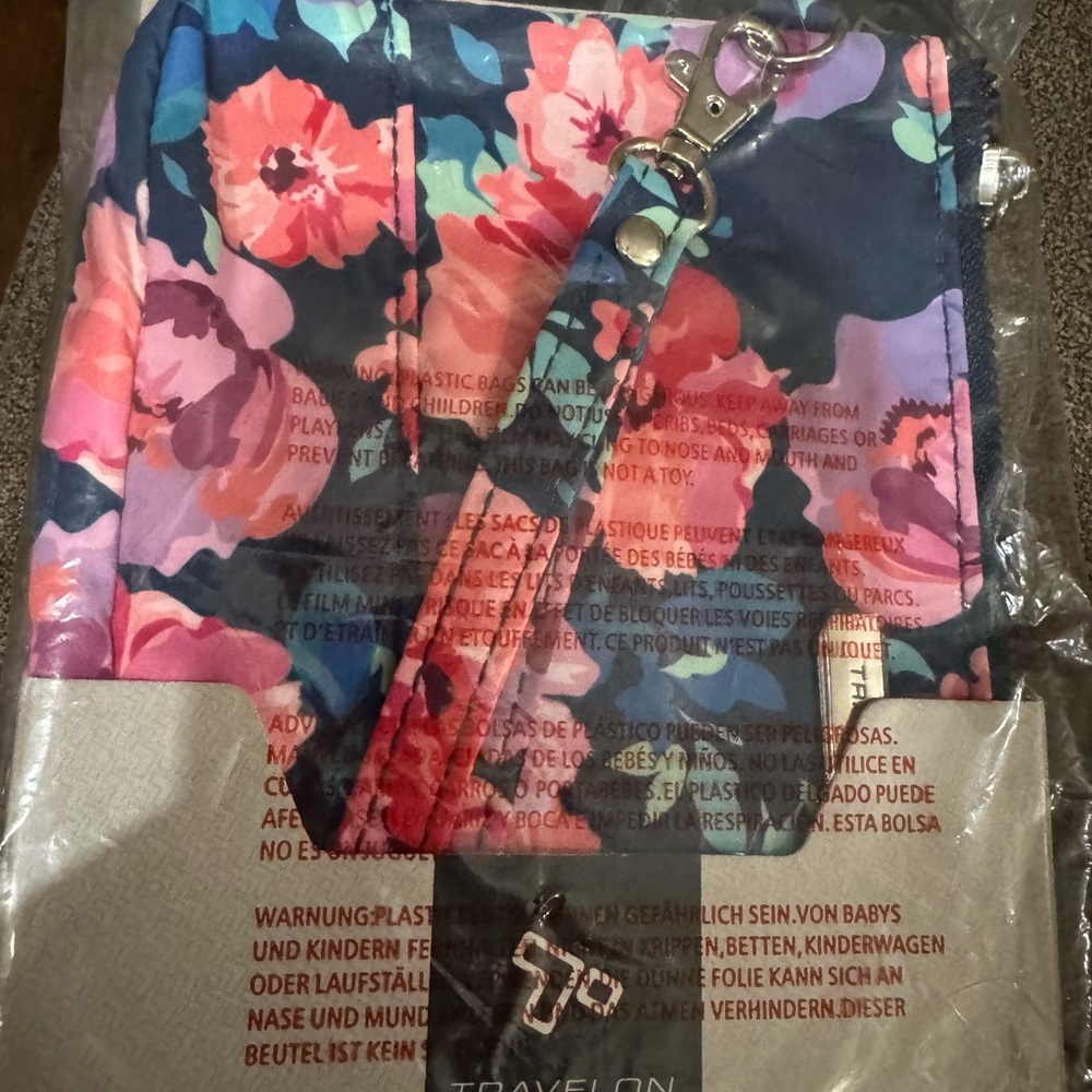 Travelon RFID Wristlet Clutch Floral Travel Wallet NWT - Picture 3 of 4
